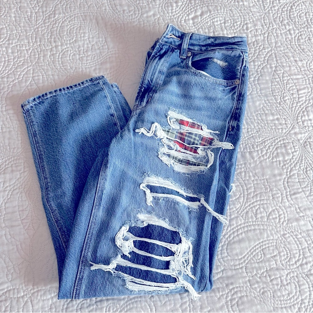 American Eagle Mom Straight Jeans